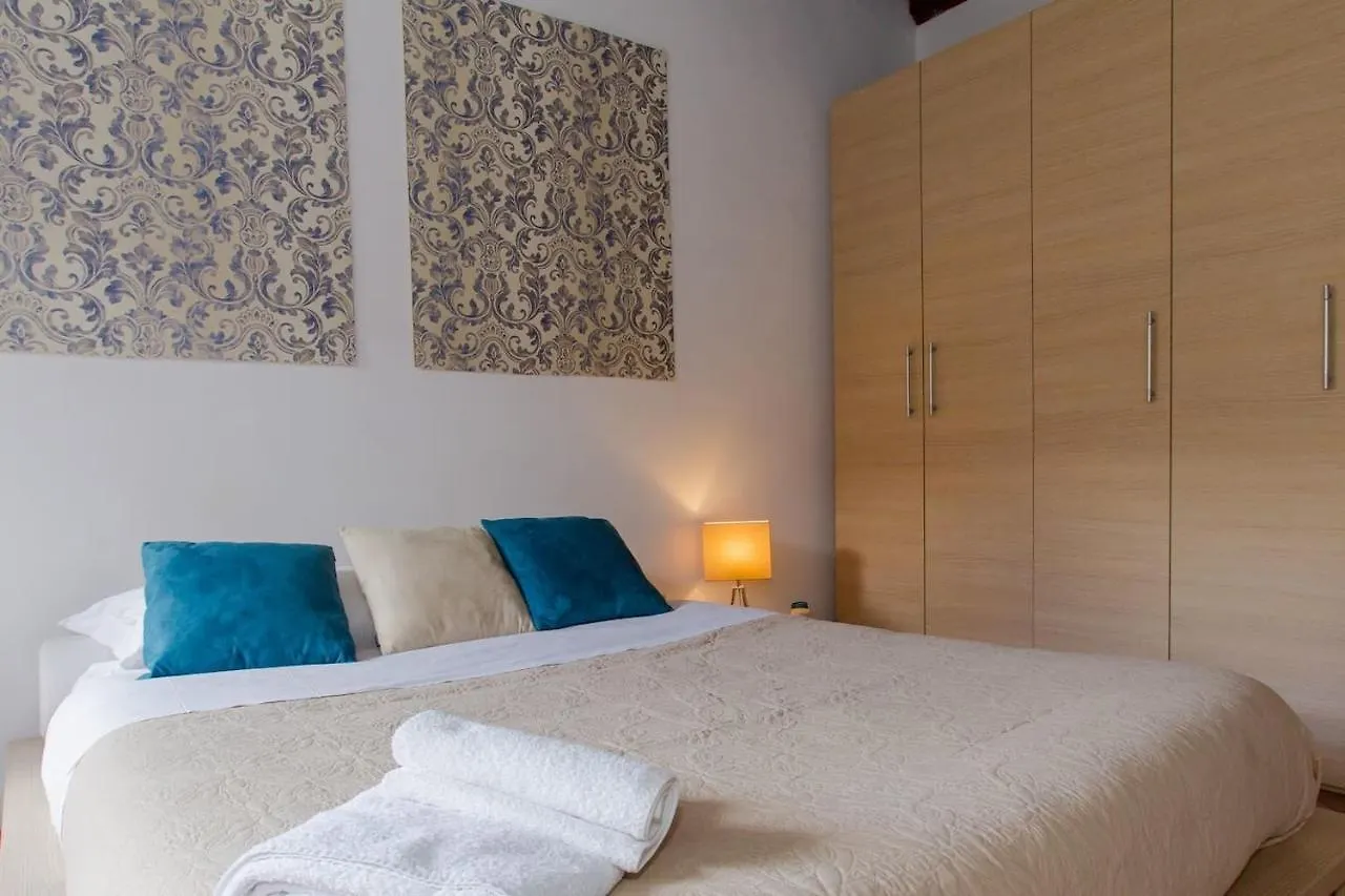 Pantheon Charming 2-Bed Apartment In Heart Of Rome Italy