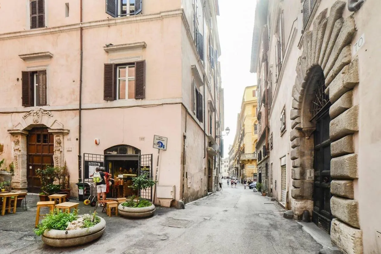 Pantheon Charming 2-Bed Apartment In Heart Of Rome Italy