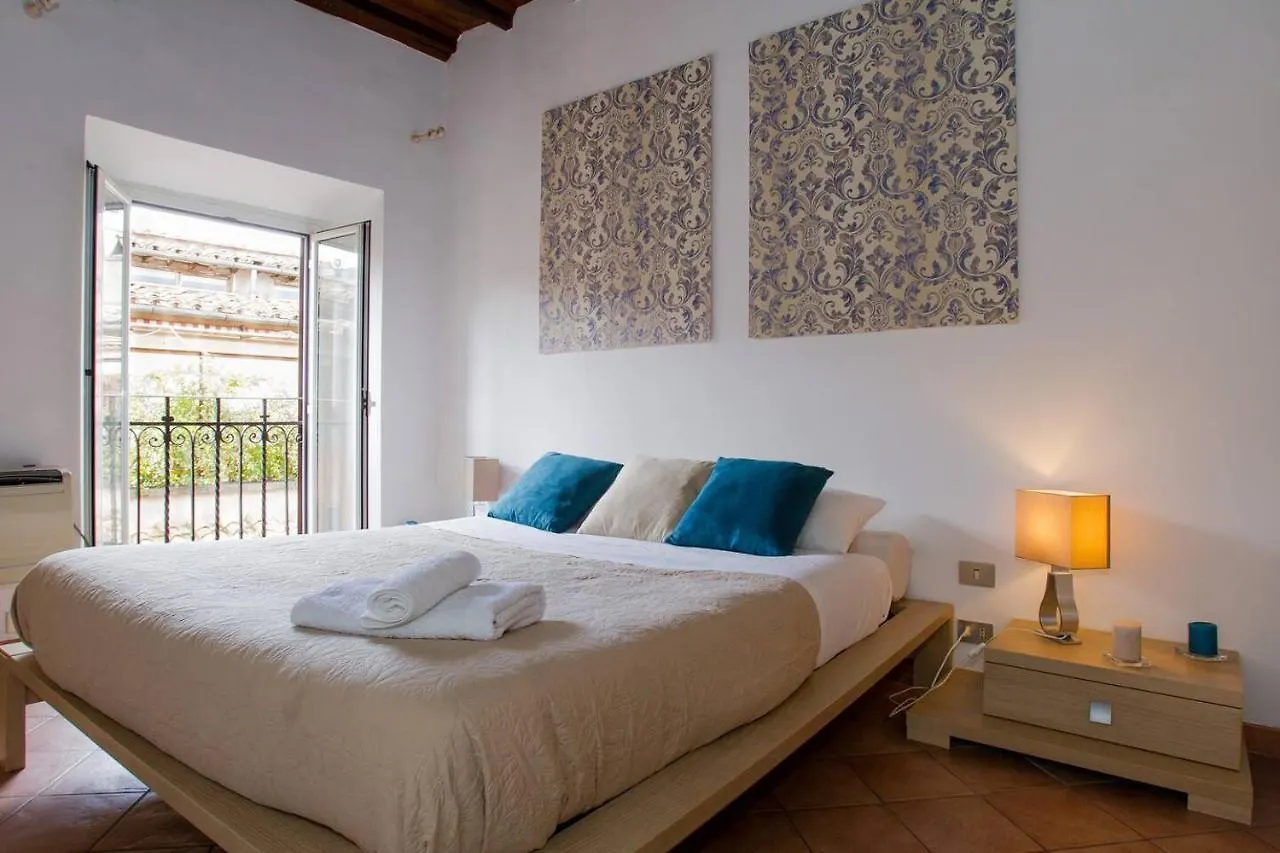 Pantheon Charming 2-Bed Apartment In Heart Of Rome 0*,  Italy