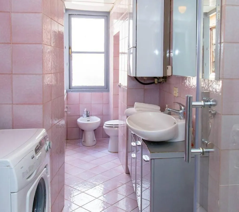 Pantheon Charming 2-Bed Apartment In Heart Of Rome